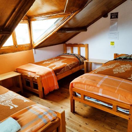 Hostal Taita Cristobal Isinlivi Exteriör bild