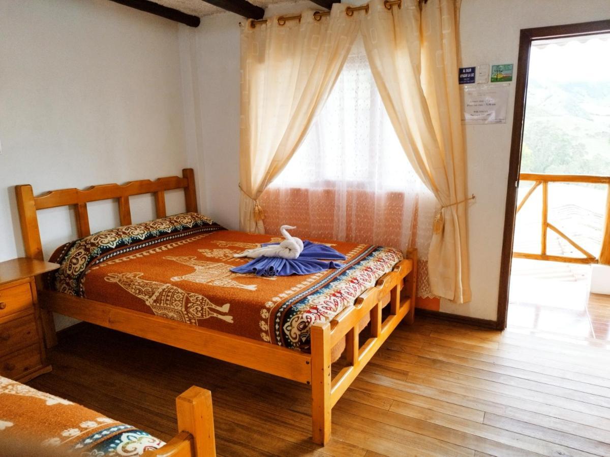 Hostal Taita Cristobal Isinlivi Exteriör bild