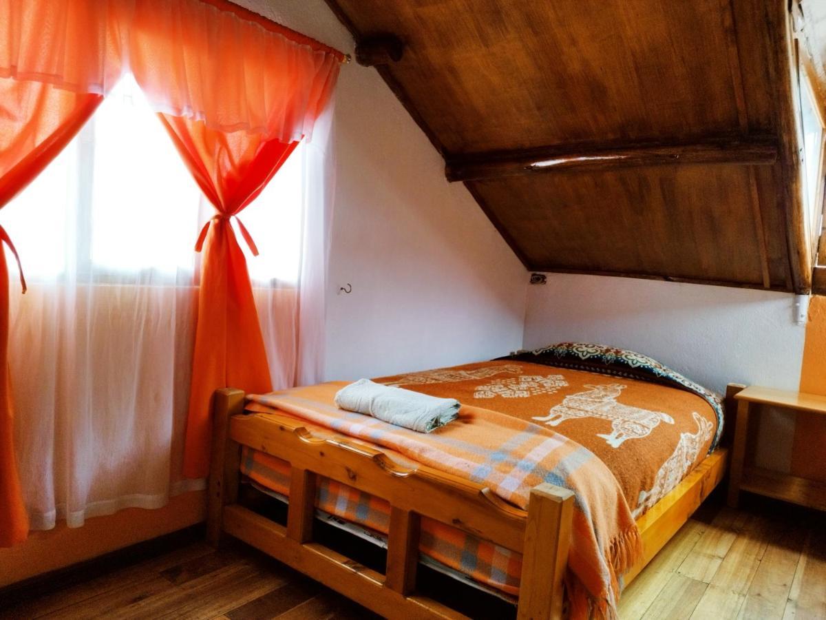 Hostal Taita Cristobal Isinlivi Exteriör bild