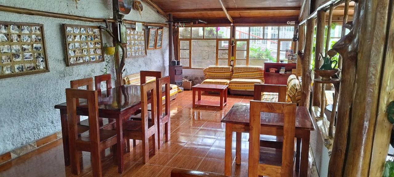 Hostal Taita Cristobal Isinlivi Exteriör bild