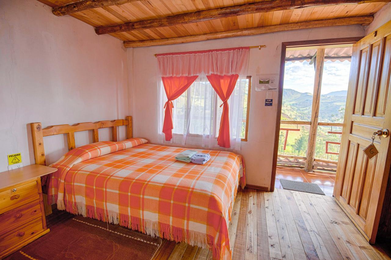 Hostal Taita Cristobal Isinlivi Exteriör bild