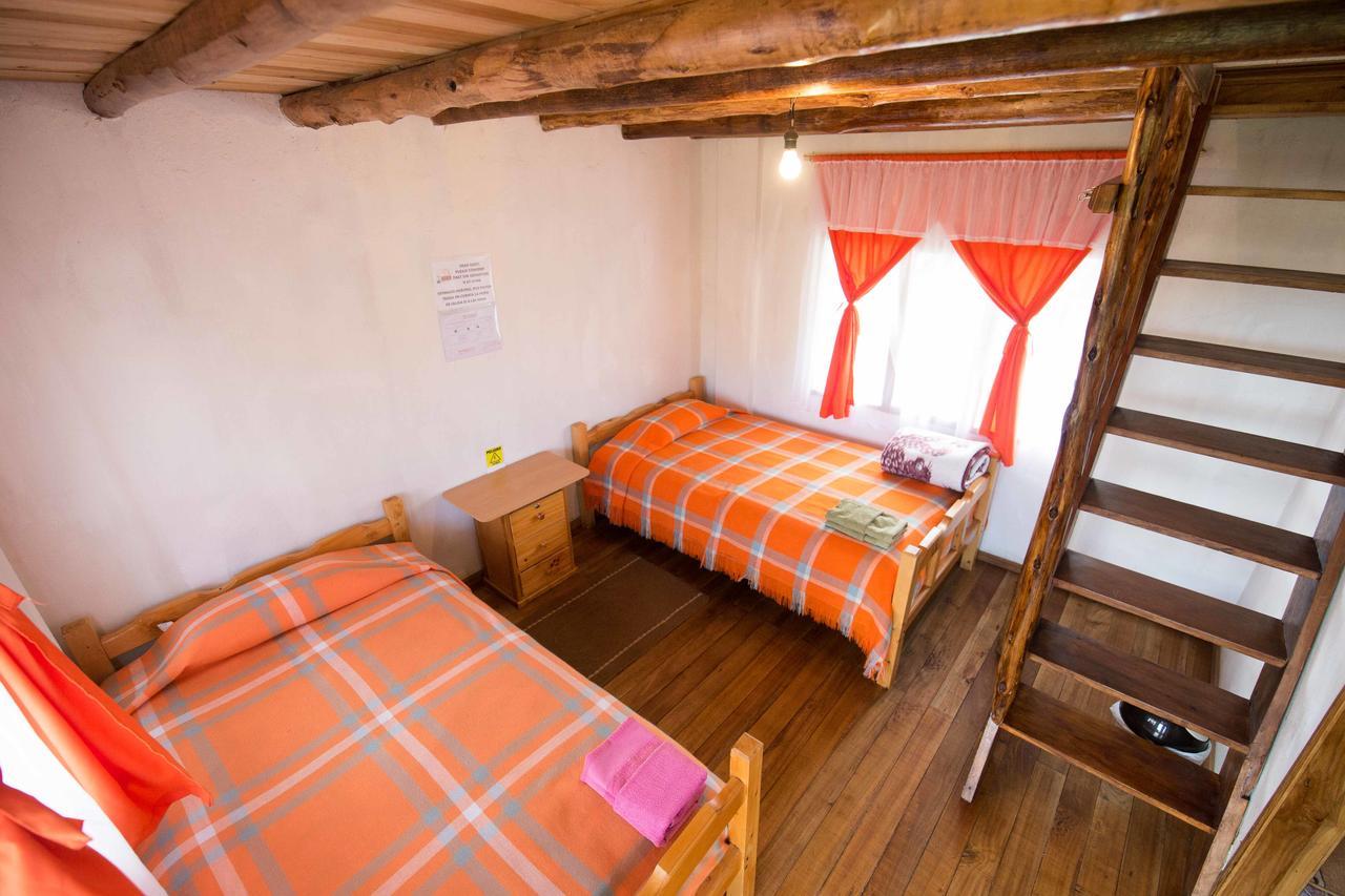 Hostal Taita Cristobal Isinlivi Exteriör bild