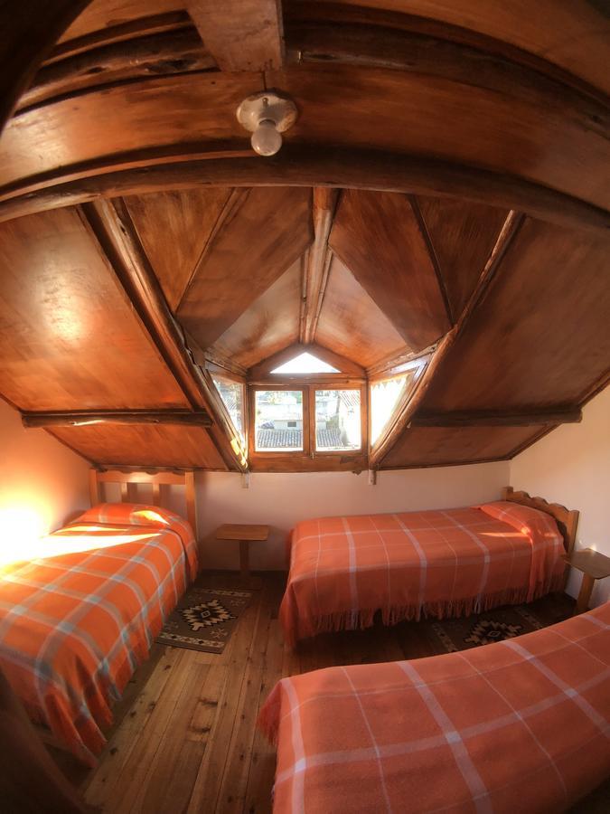 Hostal Taita Cristobal Isinlivi Exteriör bild